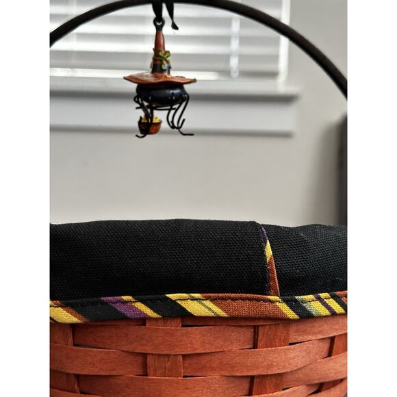 Longaberger 2006 Small Autumn Treats Basket w/ Protector Liner & Spider Charm - Picture 6 of 6